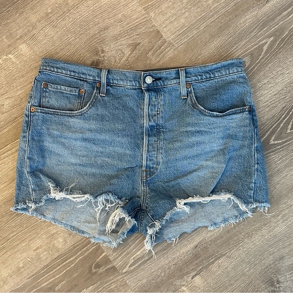 Levi’s 501 Jean Shorts - Picture 1 of 5
